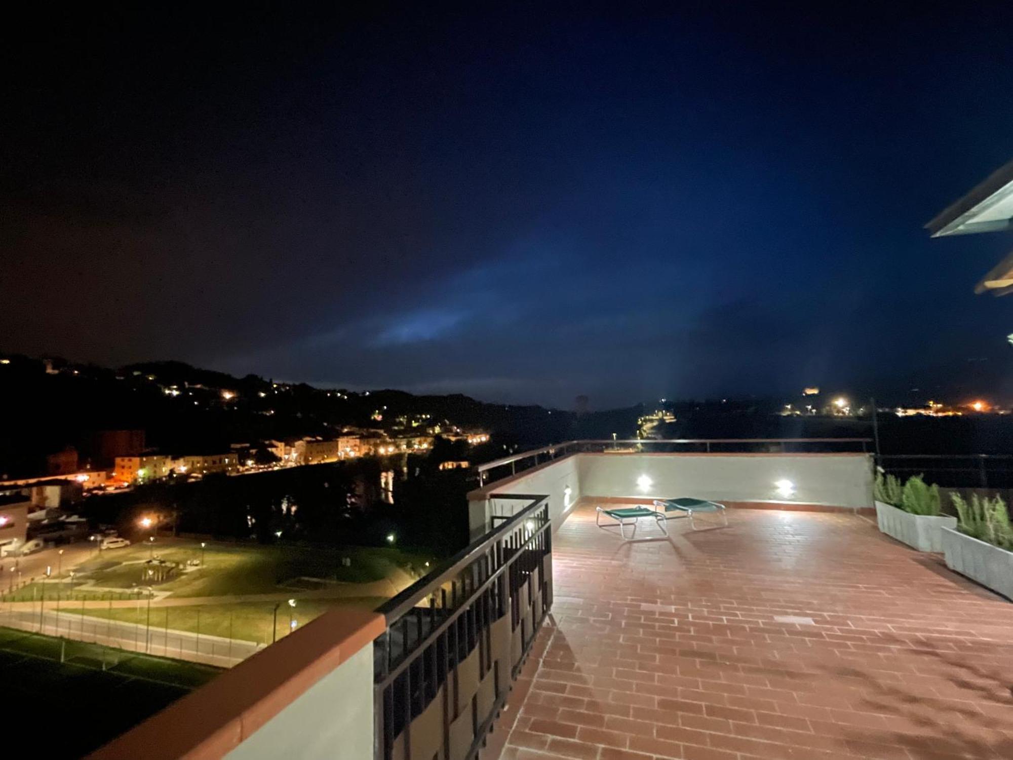 Sesto Piano Apartment Incisa in Val d'Arno Ngoại thất bức ảnh